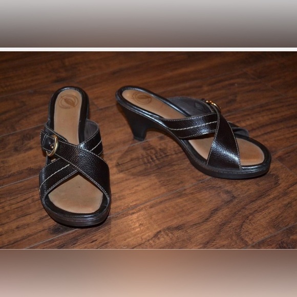 Nurture Sandals Brown Leather Size 8 - Picture 1 of 7